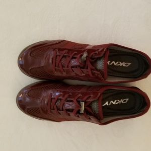 DKNY Shoes - DKNY tennis shoes sz 7.5 DKNY Shoes - DKNY tennis shoes sz 7.5
